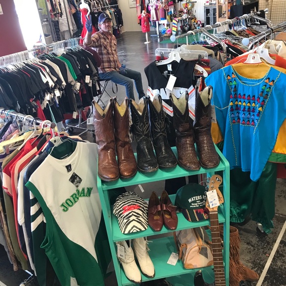 Meet your Posher, Rodney - Picture 5 of 14